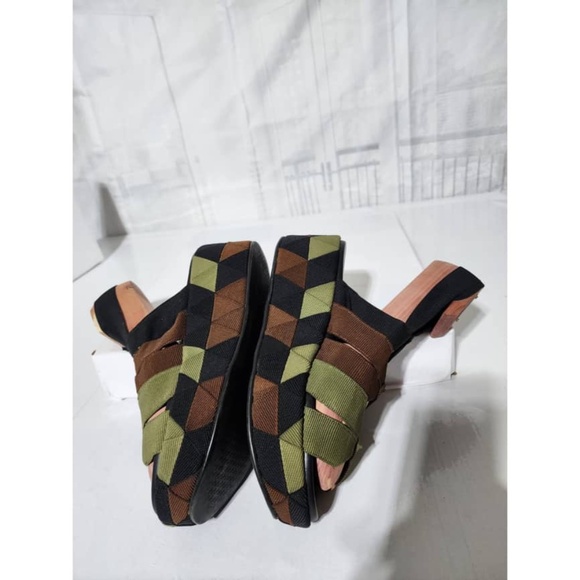 Authentic SALVATORE FERRAGAMO Colorblock Pattern Slingback Sandals Green/Brown - Picture 9 of 13